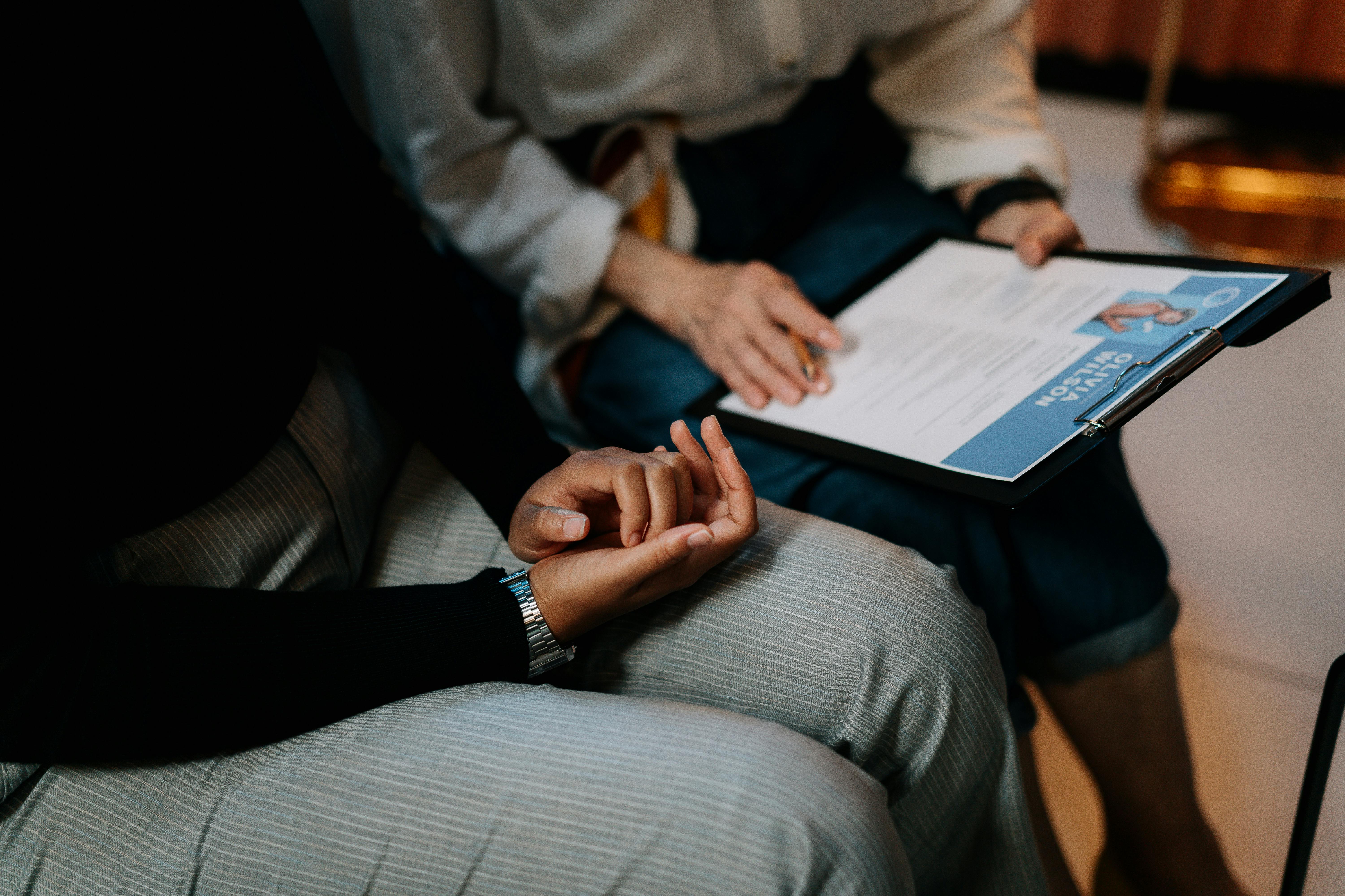 Comment créer un CV accrocheur et tendance en 2025 : Guide complet